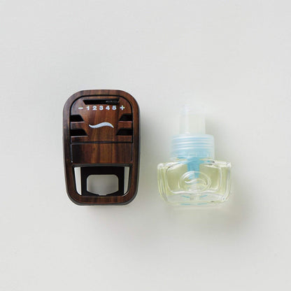 ファブリーズ　プレミアムクリップ　ウッディコンチェルト　本体 容量7ML Ｐ＆Ｇ 芳香剤・車用 - MONOW 公式ショップ