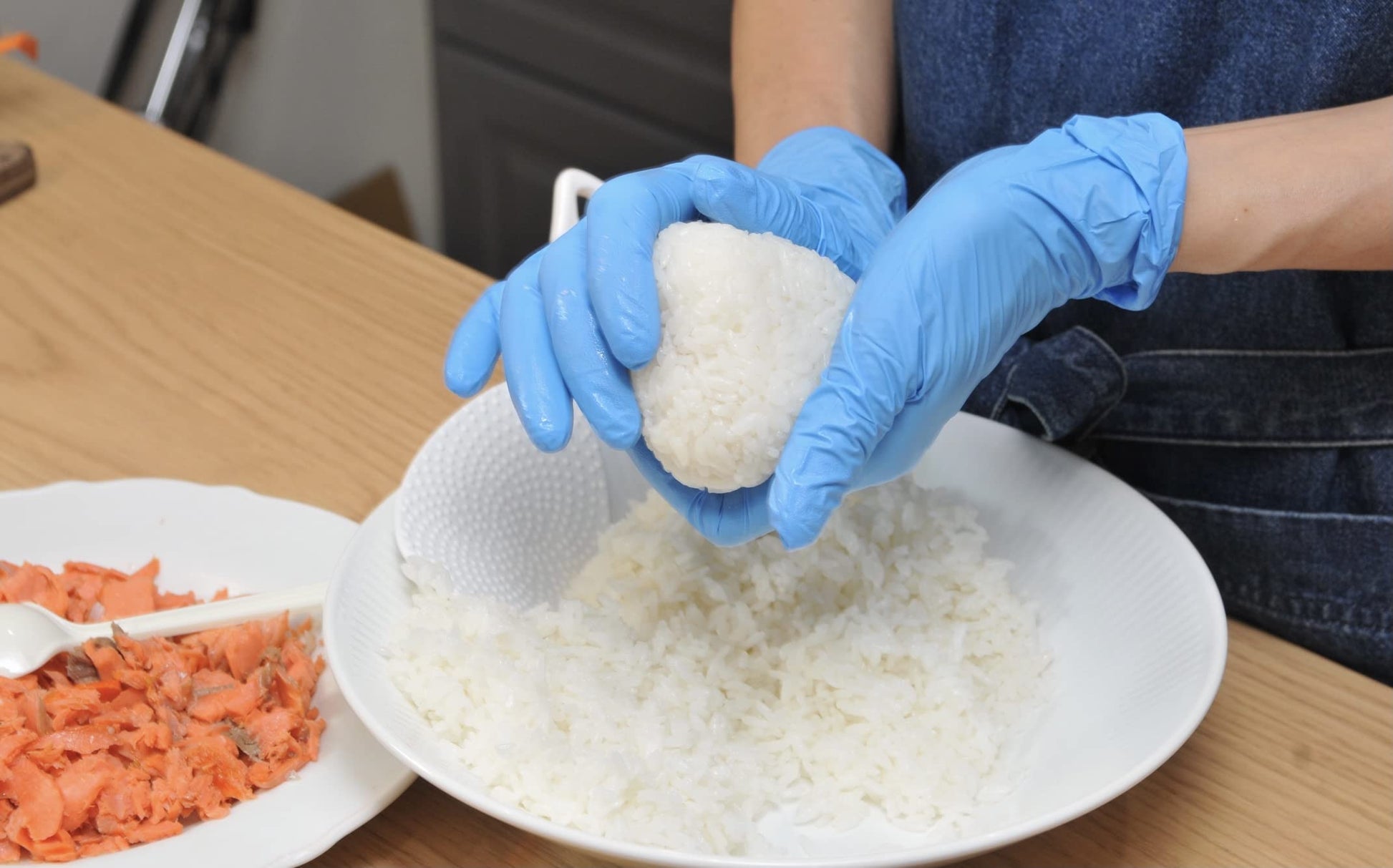 【まとめ買い】ゆうゆうグローブニトリルフィットグローブブルーＳ 容量100ﾏｲ×10点セット 使い捨て手袋