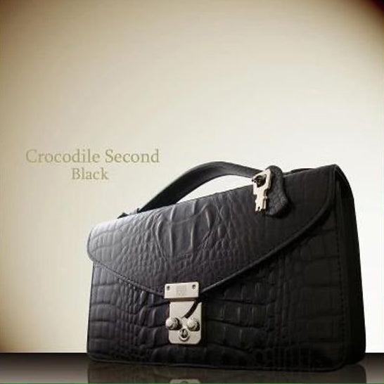 【christina.A.G】クロコダイル型押し牛革セカンドバッグ　ブラック×1個